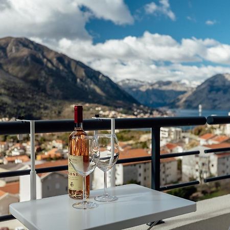 Lana Sea View Apartment Kotor Eksteriør billede