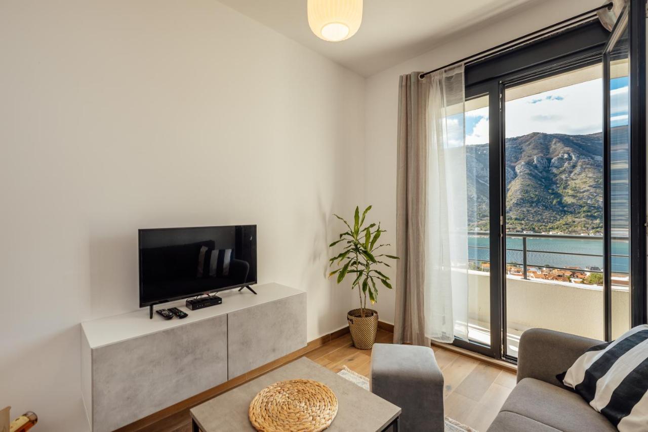 Lana Sea View Apartment Kotor Eksteriør billede