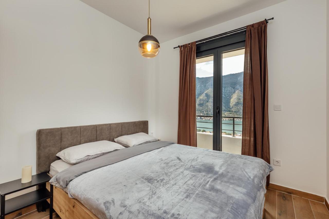 Lana Sea View Apartment Kotor Eksteriør billede